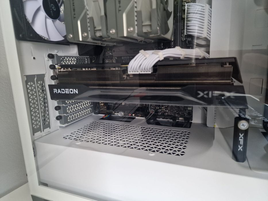 Placa Video XFX Swift Radeon 9070 XT OC Gaming Edition 16GB in garantie 35 luni