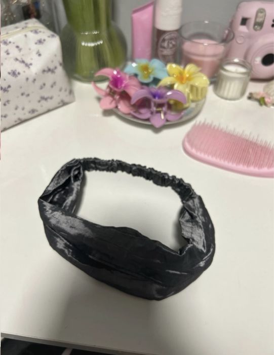 Bentita mov pentru par