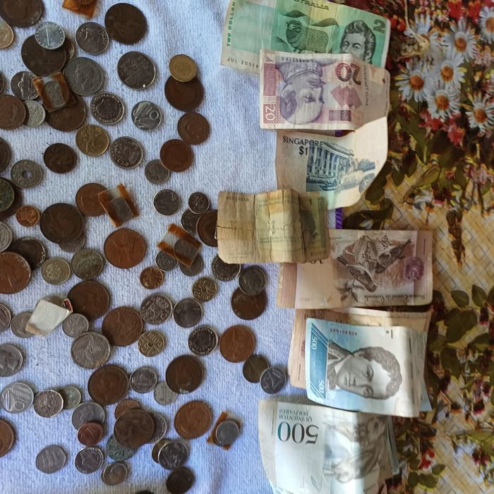 Vând monede și bancnote vechi