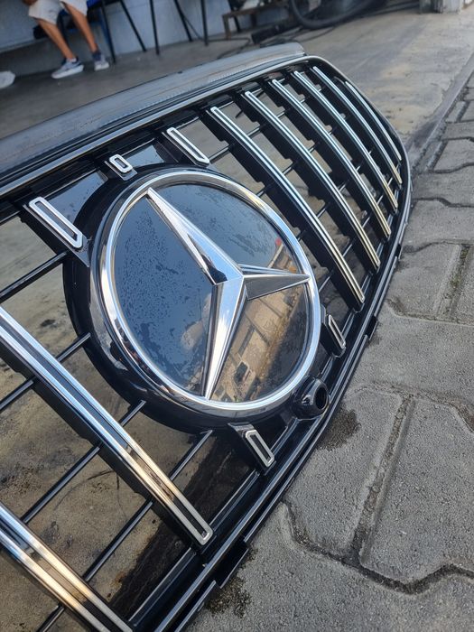 Grila Mercedes GLE