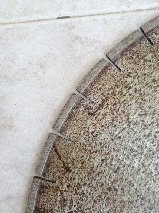 Дискове за рязане на камък различни размери