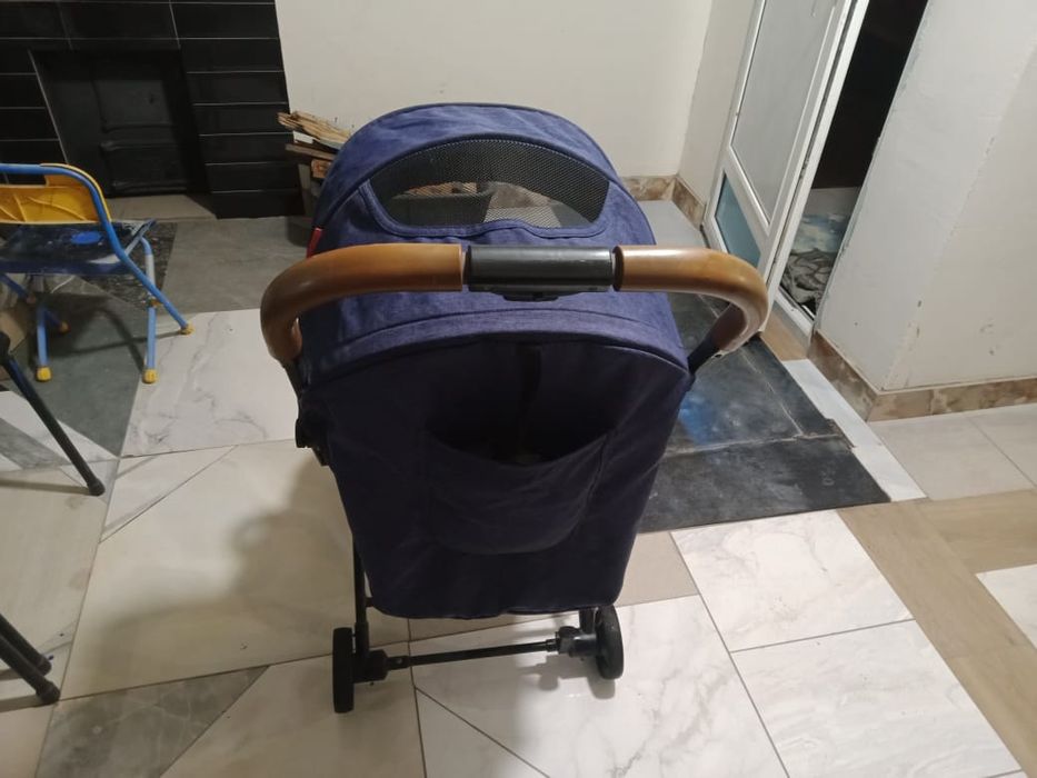 Продам прогулочную коляску