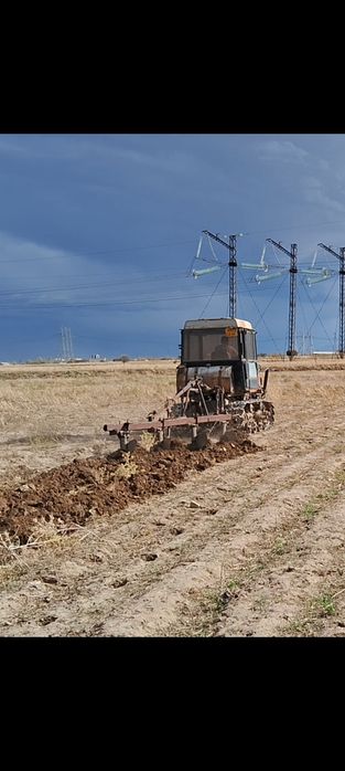 Dt 75 traktor naxodu