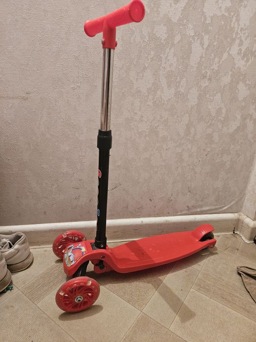 Самокат детский почти новый