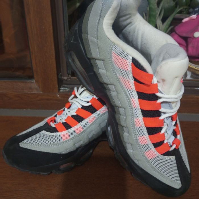 Продаются мужские кроссовки