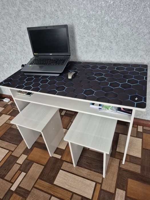 Продам большой стол