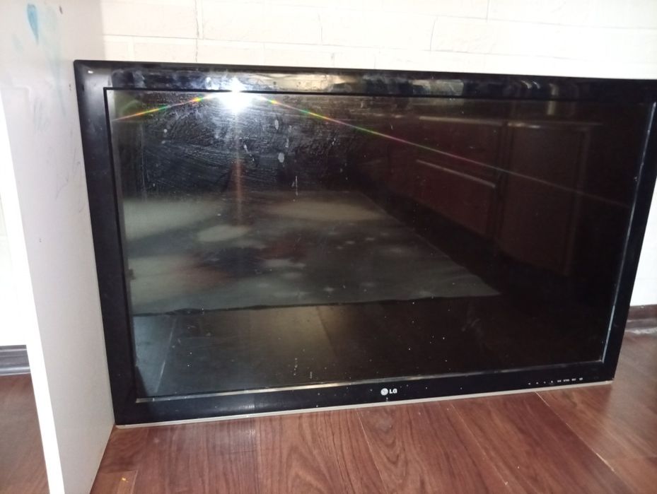 Продам телевизор LG
