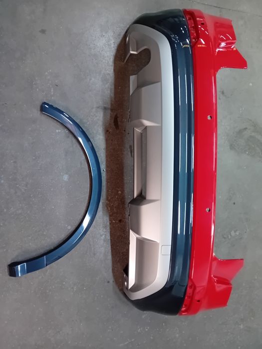 Bara spate + bandou aripa dreapta spate Audi Q2