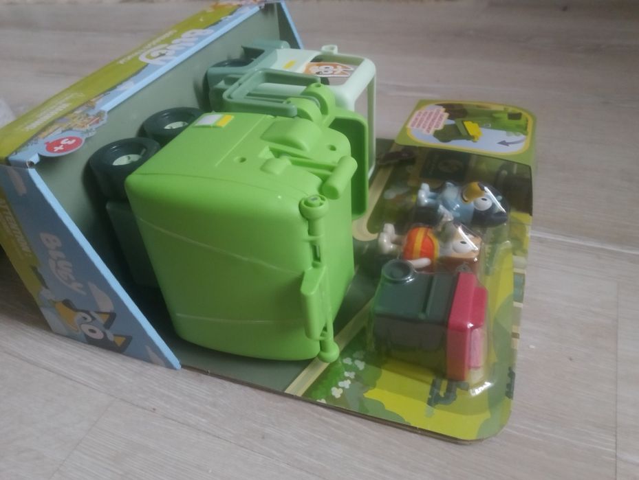 Продавам камионче за боклук