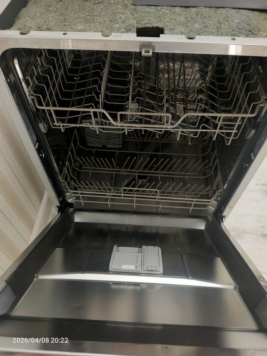 Продам посудомоечную машину