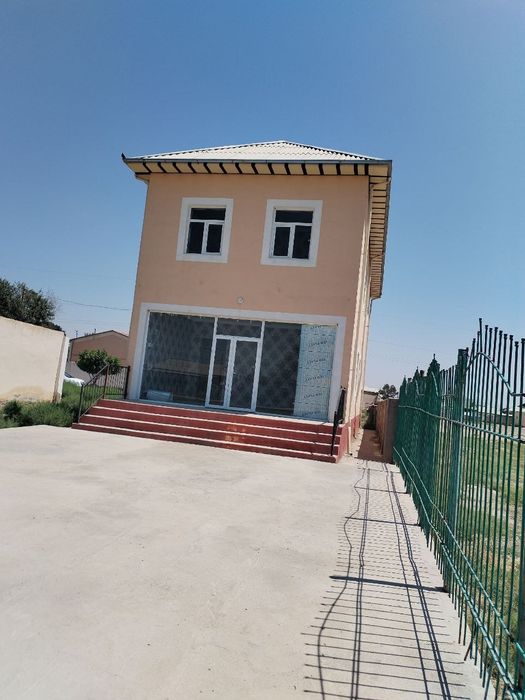 Турар бино 2 каватли пиштган гишт