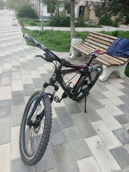 велосипед фирмы Giant