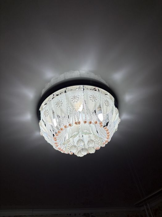 Люстра большая продам