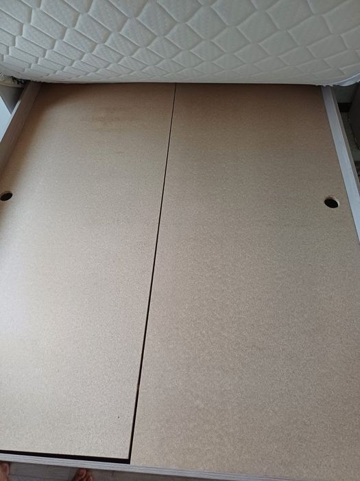 Продаю 2х спальня  кровать