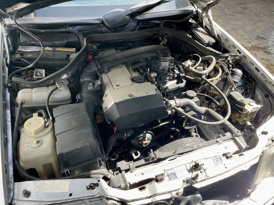 Продам Mercedes легенда ешка 124