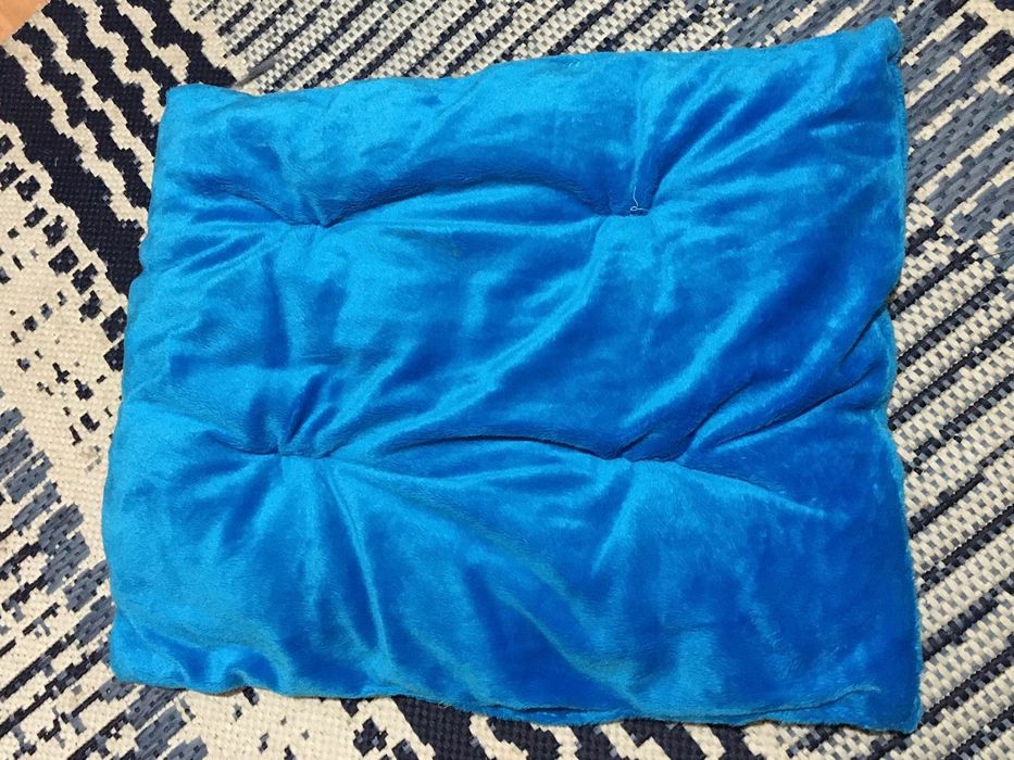 Продам лежанку для кота