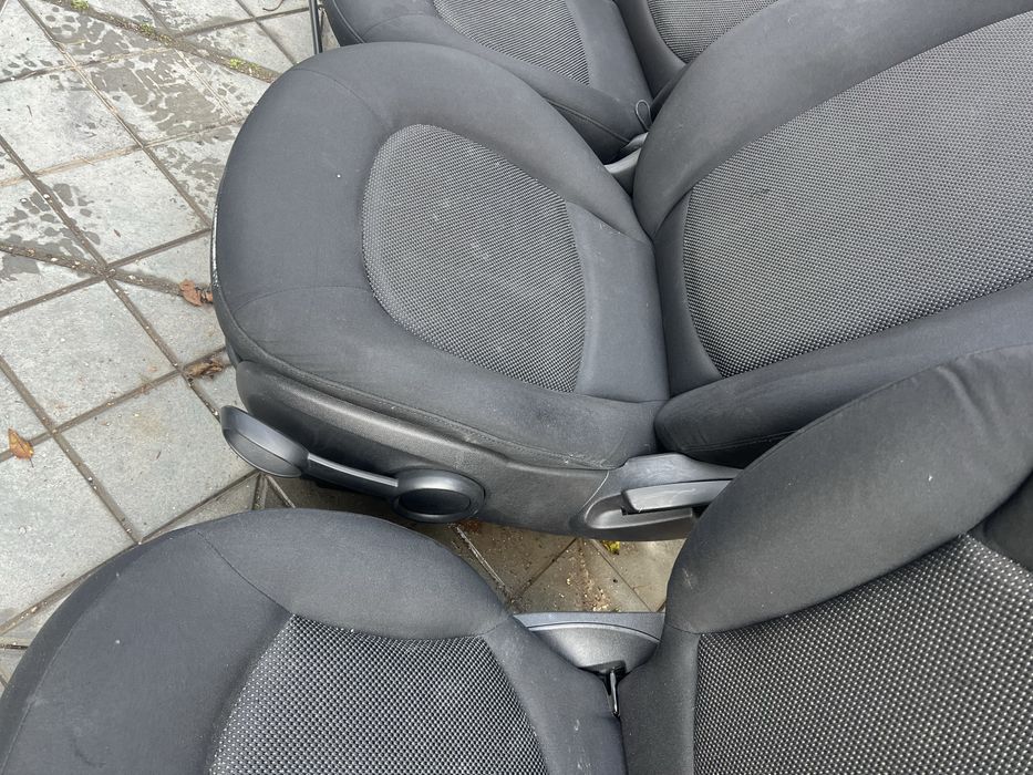 Седалки за Mini Countryman