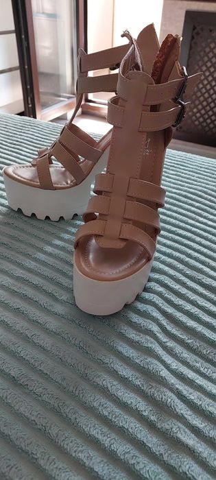 Летние босоножки