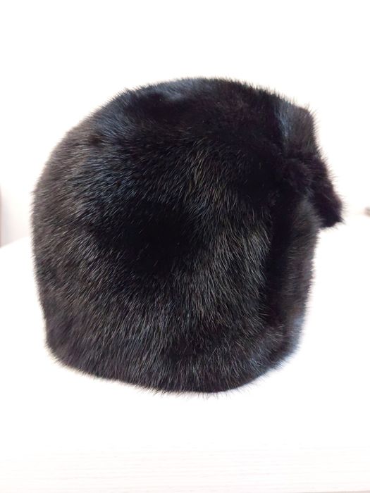 Норковая шапка черная