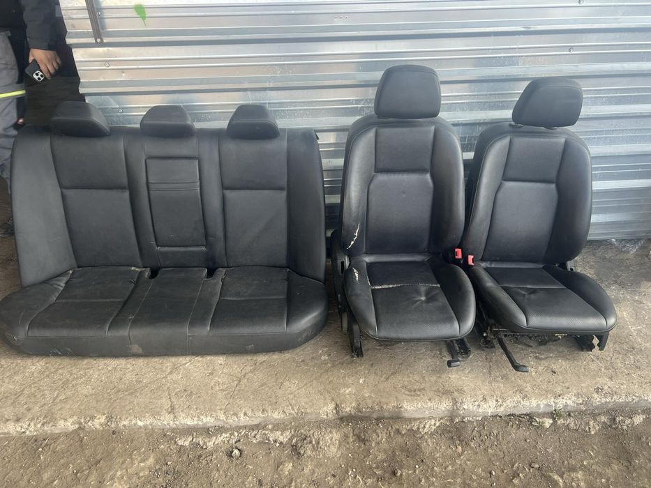 Кожен салон перфо кожа Mercedes W204 комби Н169 с дефект дясна седалка