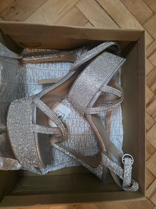 Елегантни дамски обувки на висок ток  Steve Madden