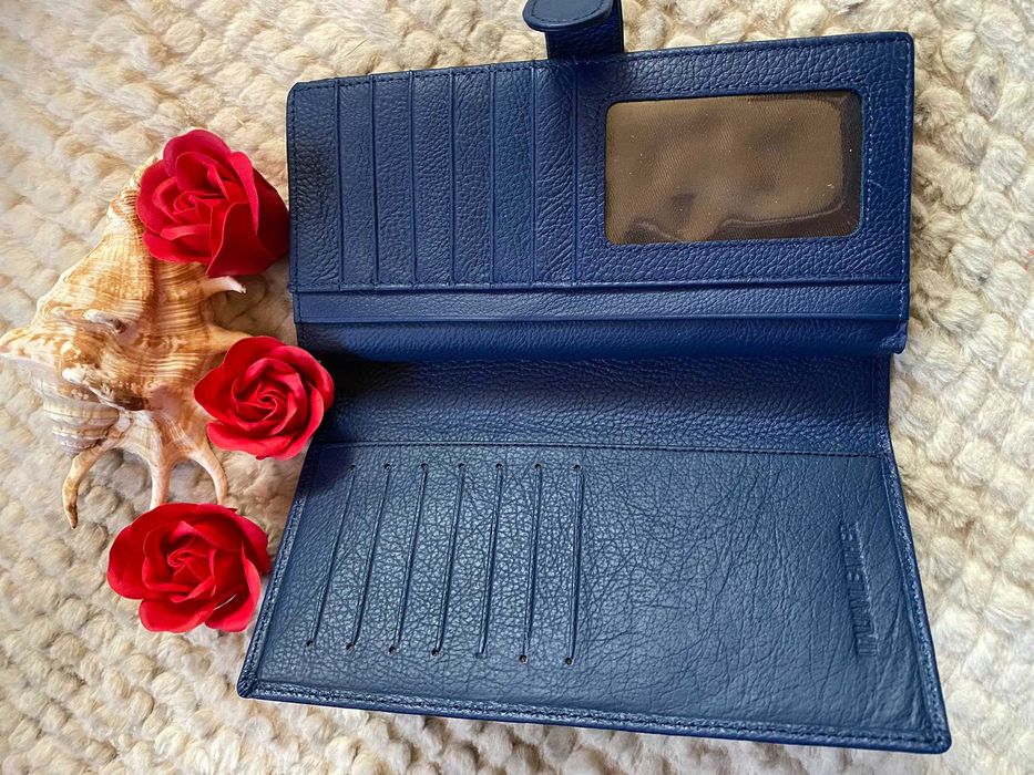 Гравирано дамско портмоне от естествена кожа