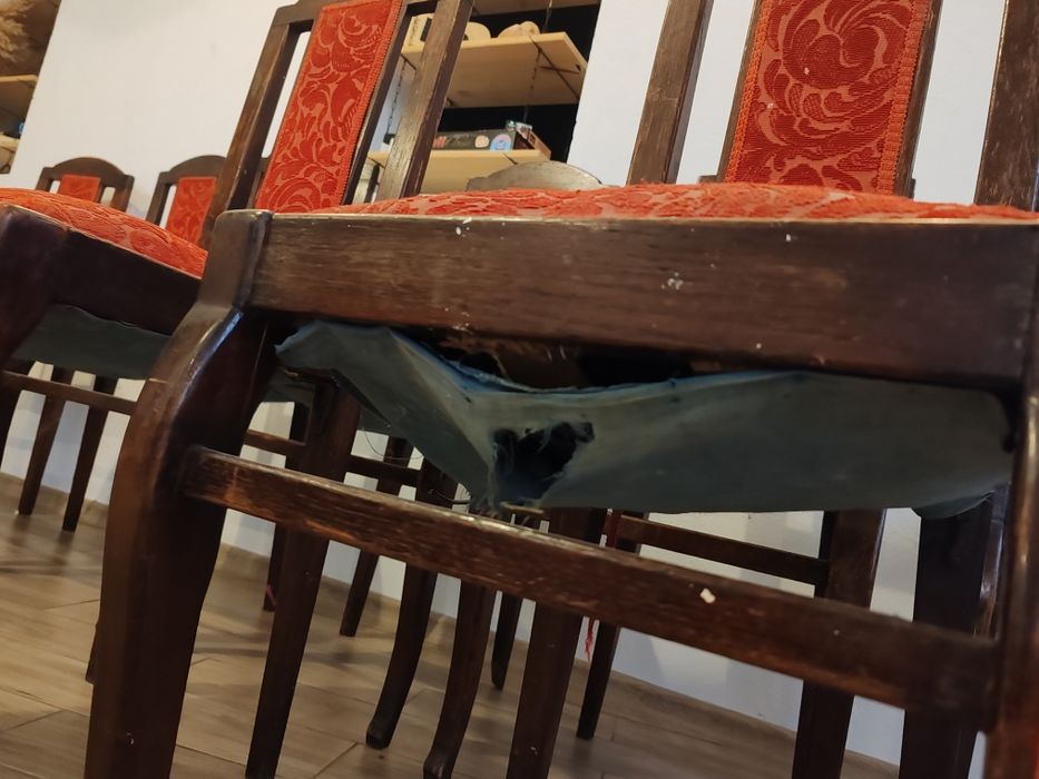 Set 8 scaune clasice - necesita recondiționare