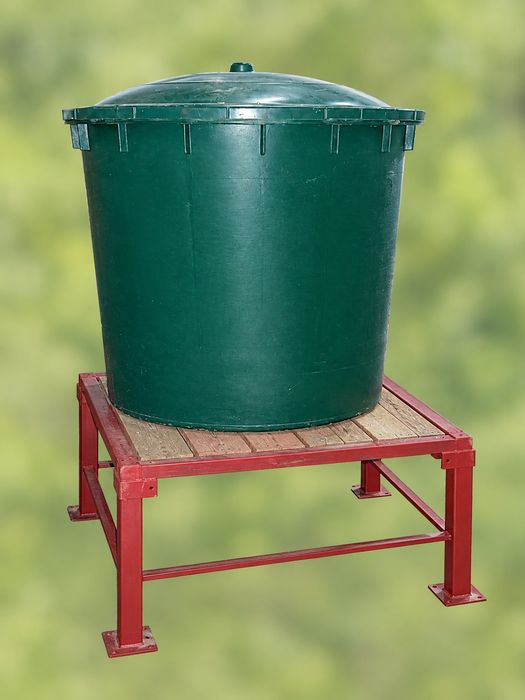 Vând butoi/cadă 500 kg, cu suport metalic rezistent