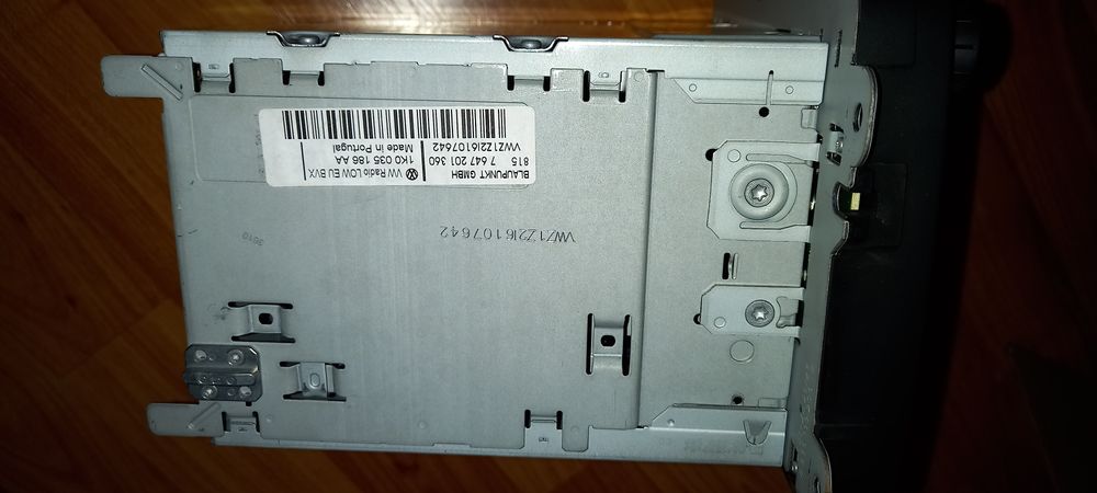 Vand RADIO MP3 Blaupunkt original de pe vw Passat 2010