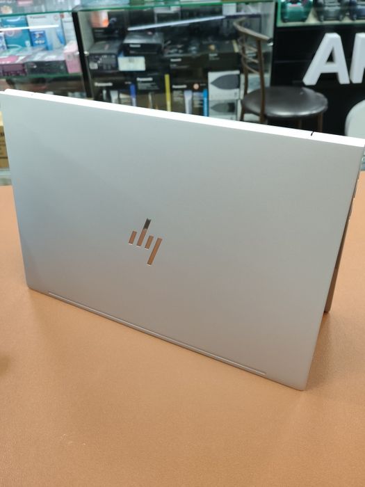 HP EliteBook 630 13.3 inch G10 Notebook PC