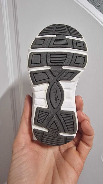 НОВИ маратонки Superfit