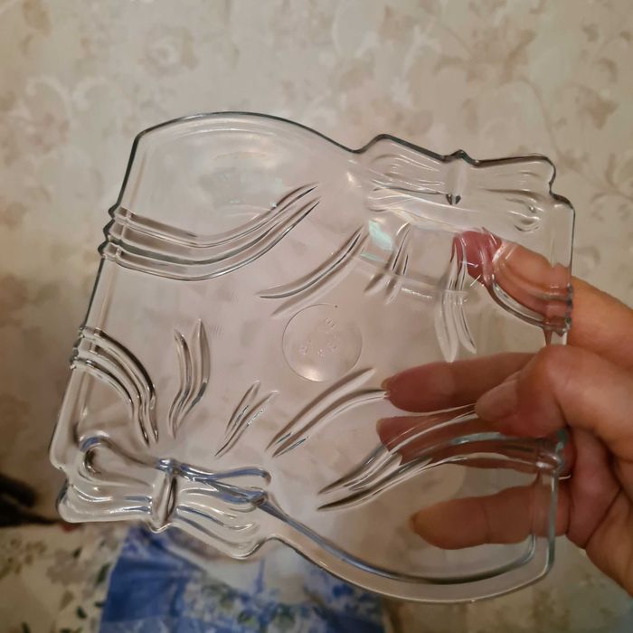 Стеклянные тарелки