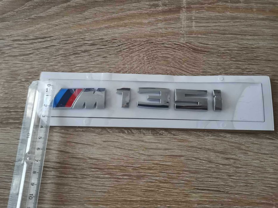БМВ BMW М135i сребриста емблема лого