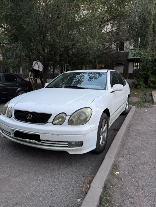 Лексус gs300.