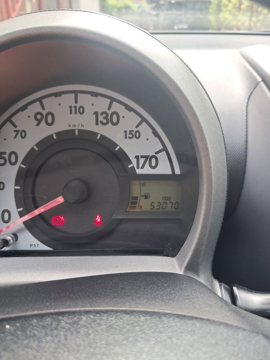 Vând Toyota Aygo