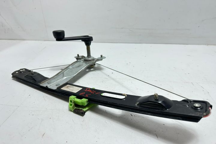 Macara geam spate dreapta manuala 7067800 BMW Seria 1 E87