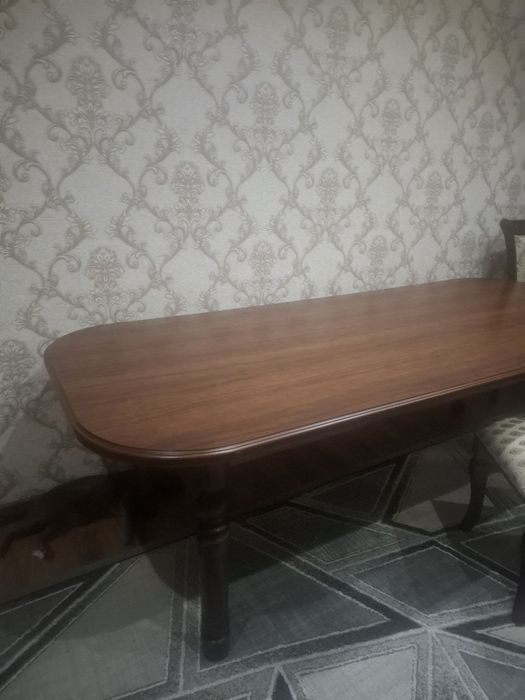 Стол 2,50 ×1,10.   6 стул Стол и 6 стульнв комплект .