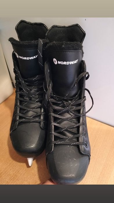 Продам коньки NORDWAY