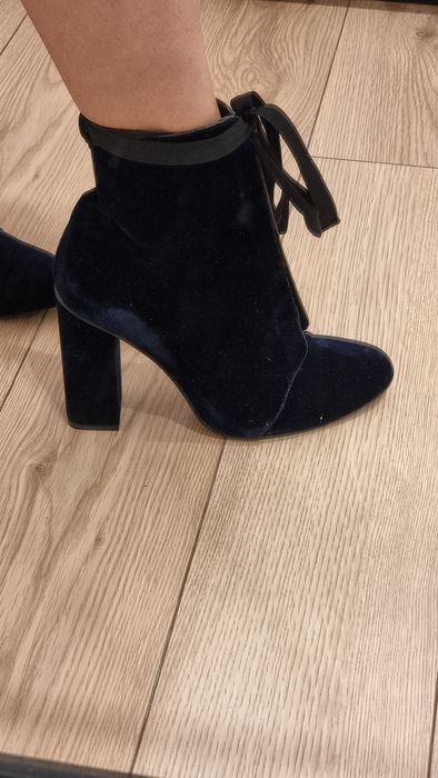 Botine cu toc Zara