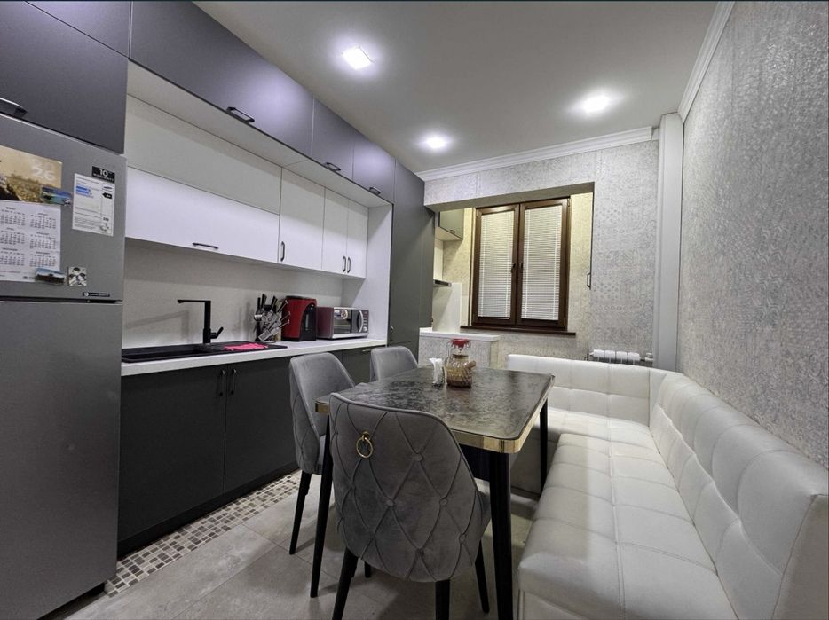 Продается 4х комнатная квартира в центре ойбек