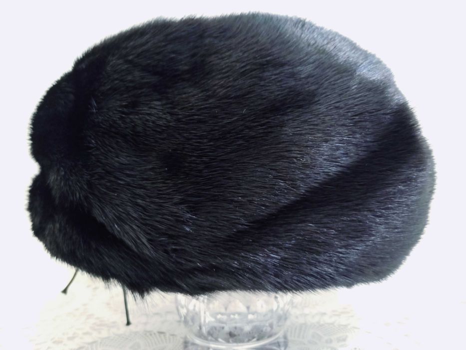 Норковый берет женский