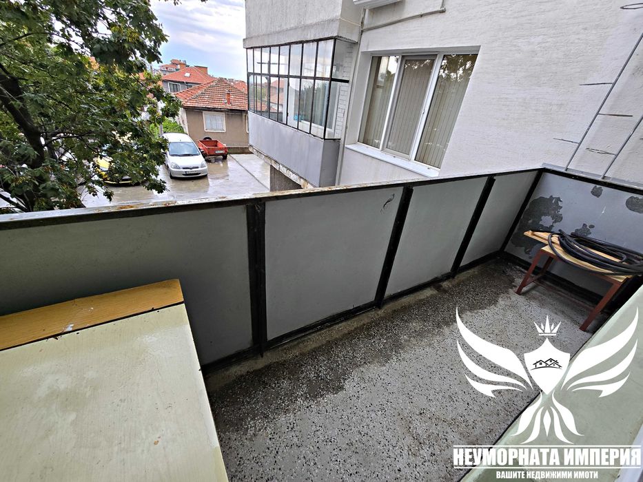 Продавам четиристаен апартамент 94кв. 1ет. гр.Асеновград, кв.Изток