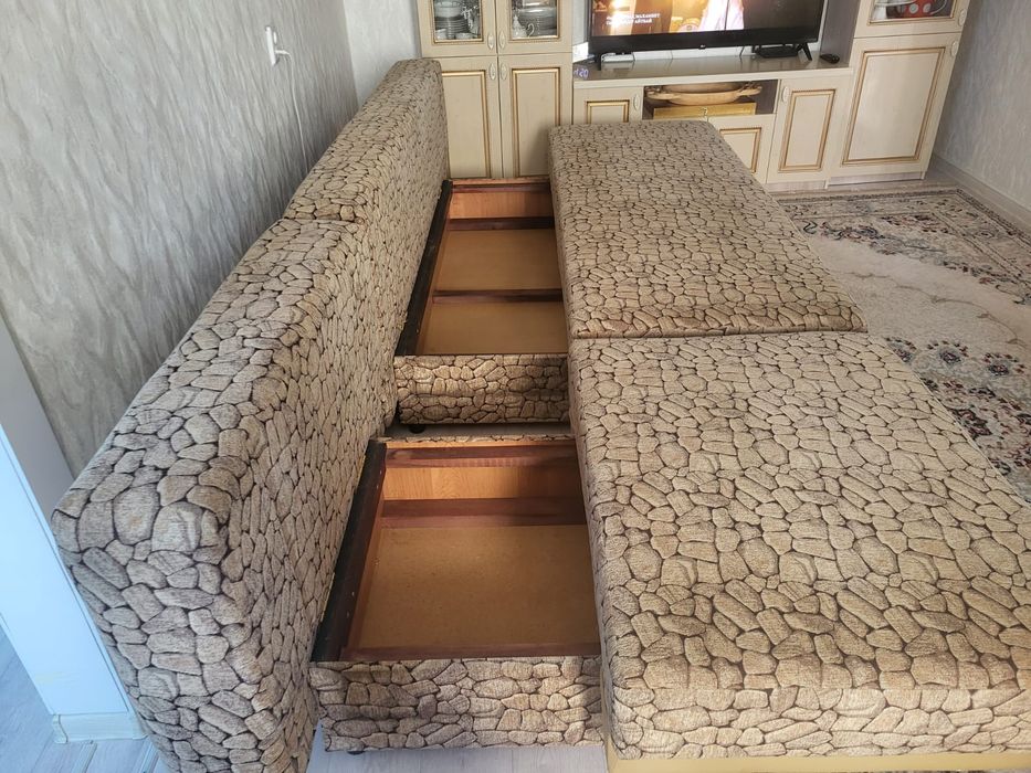 Продам диван в хорошем состоянии