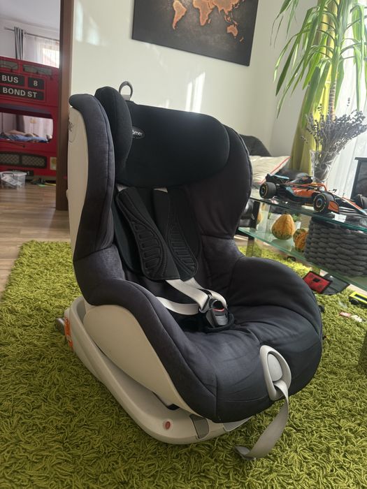 Scaun Auto Britax Romer Trifix2  i-size 9-18kg ISO FIX