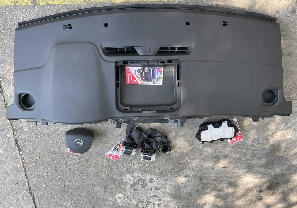 Opel Vivaro - plansa de bord - kit airbag volan pasager - set centuri