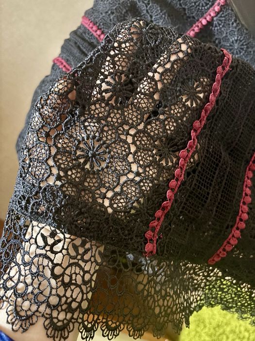 Кружевное вечернее платье