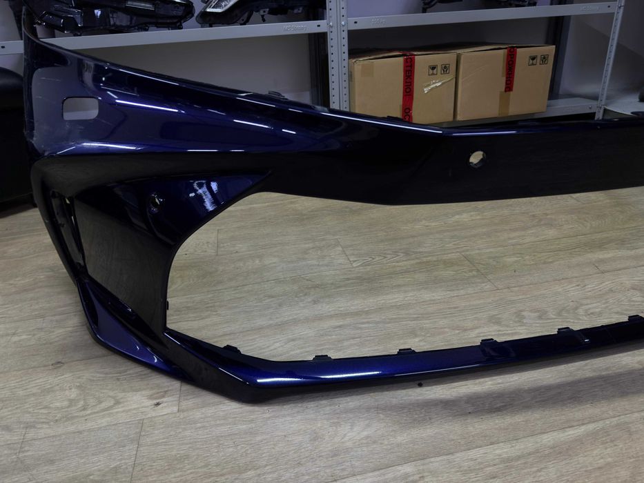 Бампер передний б/у оригинал Toyota Camry 80