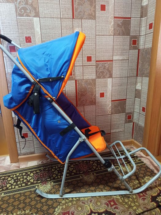 Продам санки в хорошем состоянии