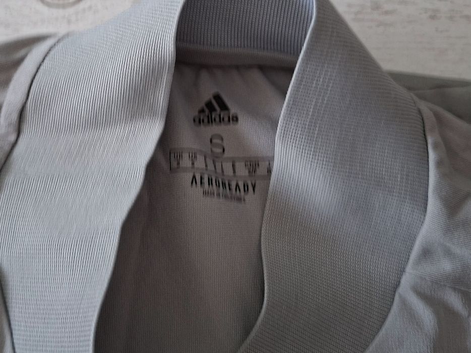 Adidas-Страхотна ориг.блуза