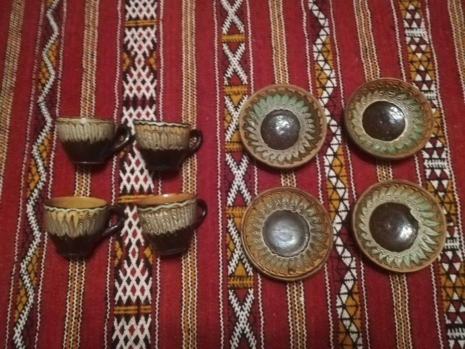 Set 4 cesti si farfurioare ceramice vechi de Horezu